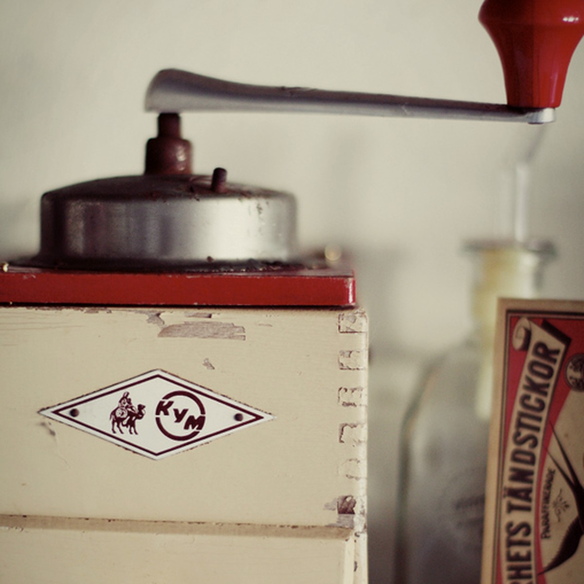 Hand Grinder detail 2